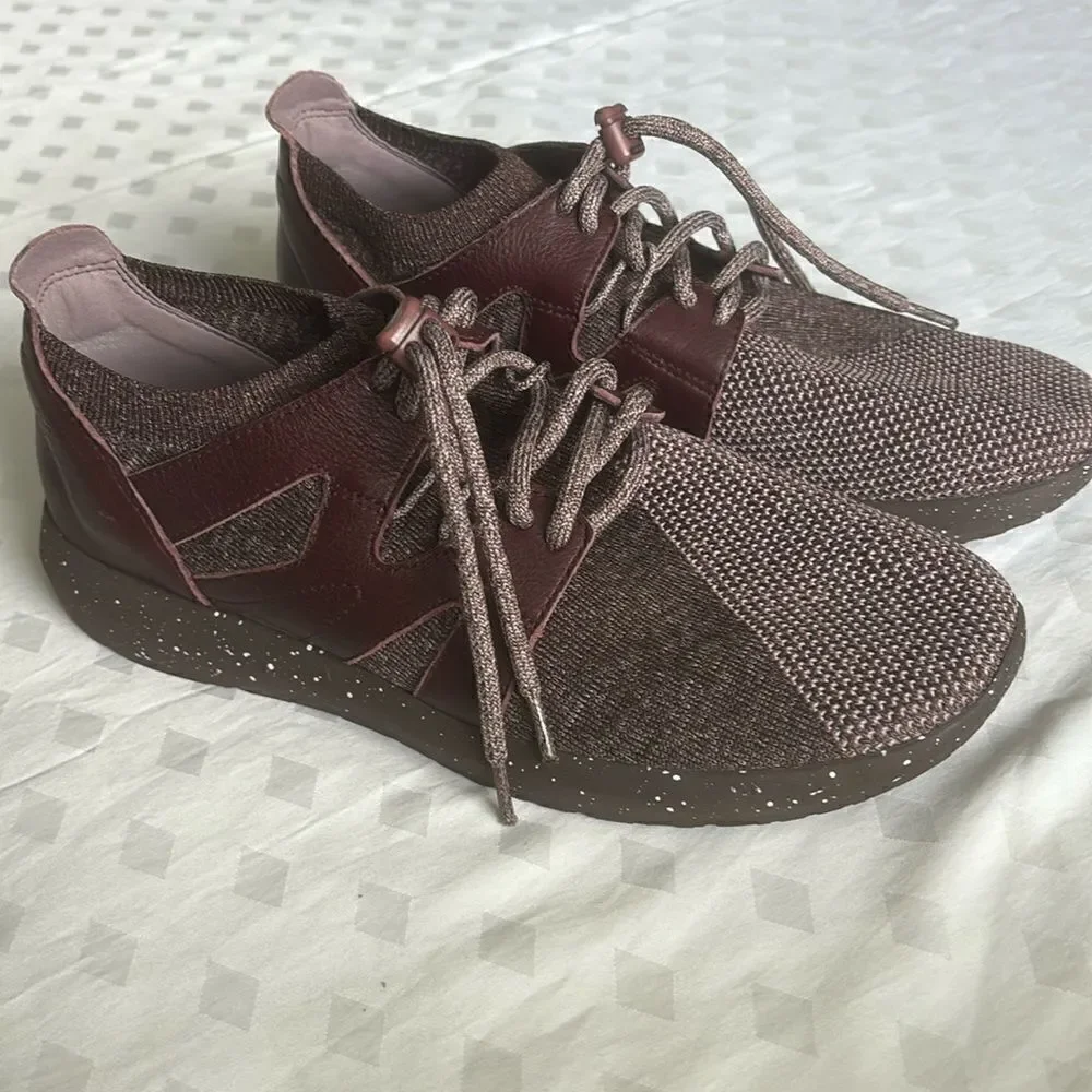 Earth Brand Blaze Lace Up comfort walking Shoes Burgundy Size 9